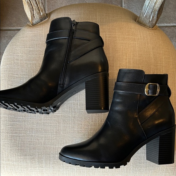 Giani Bernini Black Ankle Boots with Buckle Detail - Picture 2 of 14